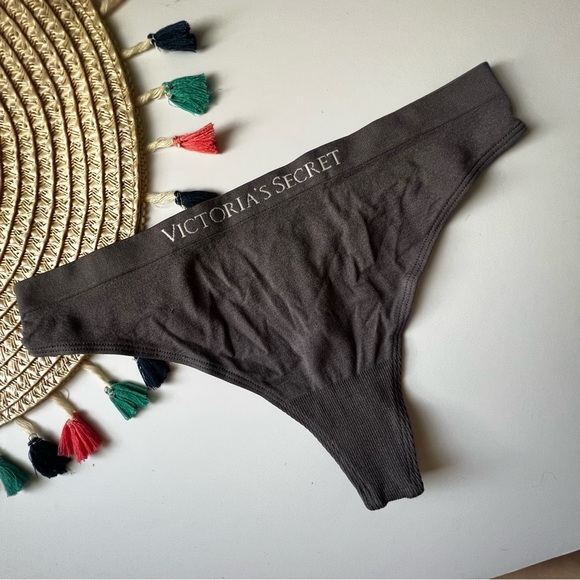 Victoria's Secret Seamless Textured Thong Panty Gray Small NEW - Picture 6 of 6